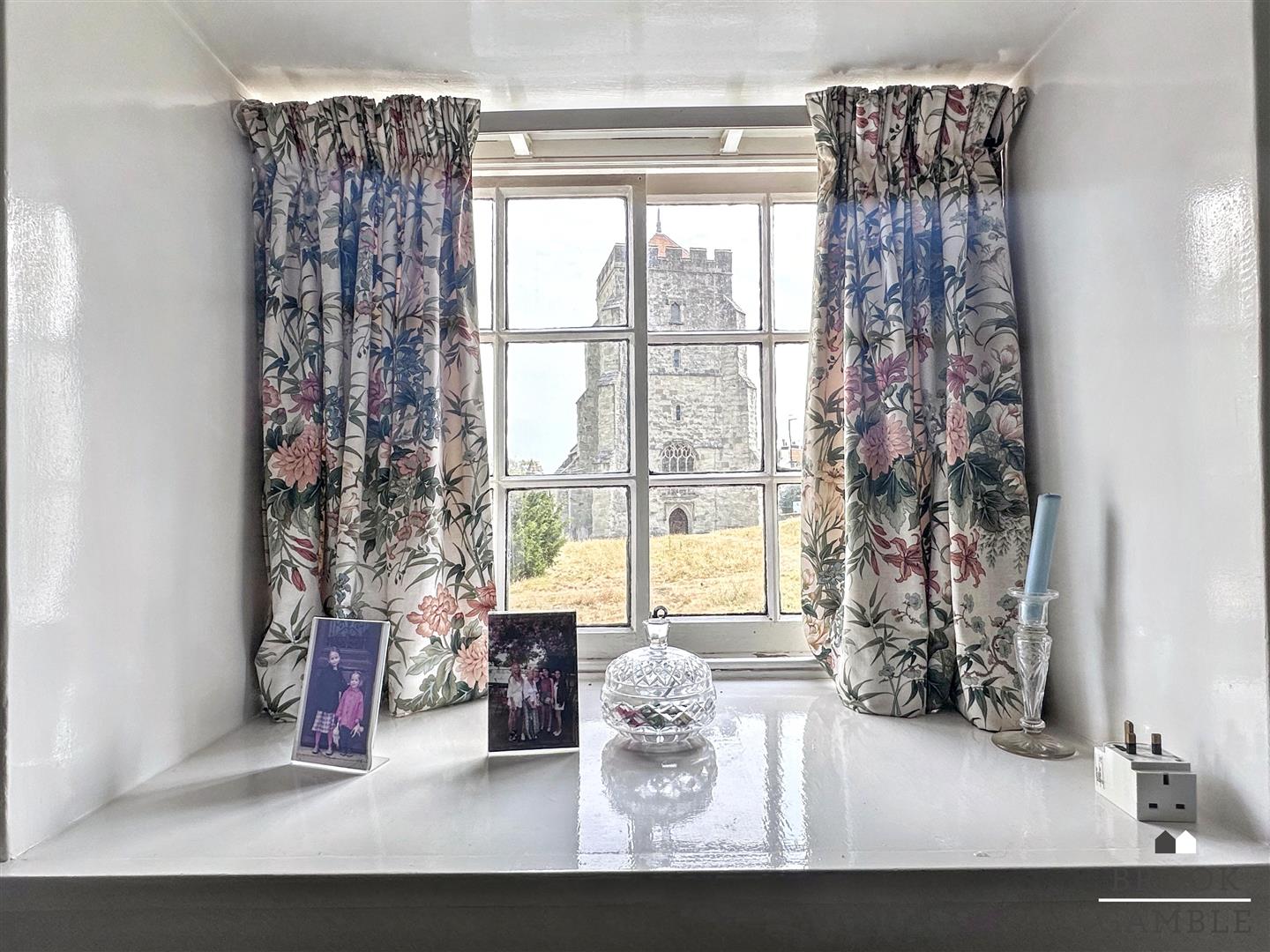 3 Bedroom House. Church Lane in Eastbourne, 21